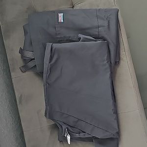 Brand New Cherokee Scrubs black top and bottom
